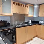 1 Bed Suite, Waterside, Canary Wharf